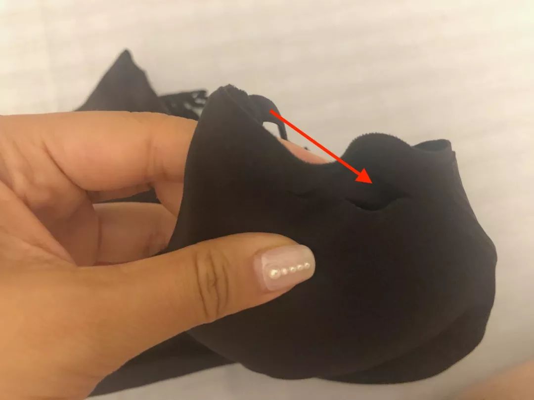 好物|尴尬，我看到你内衣的边边和背上勒出的肉了......