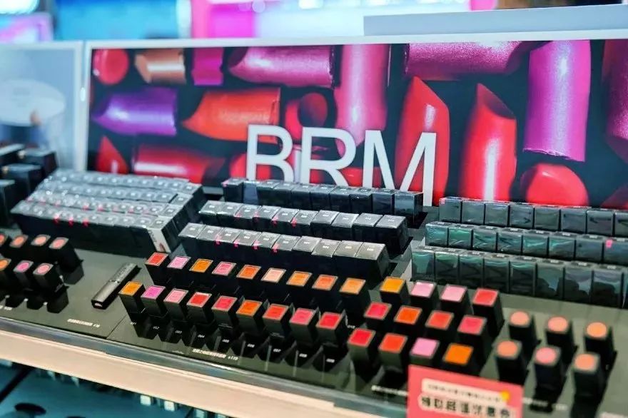 中国游客爆买日本药妆,中国游客日本药妆店