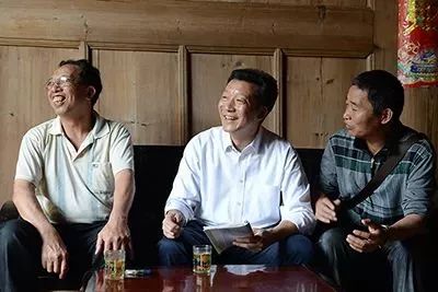 经历世事沧桑依然初心不改,岁月流逝初心不改的话