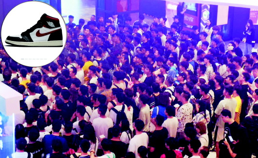 球鞋炒出天价的原因有哪些,一双价值不菲的球鞋