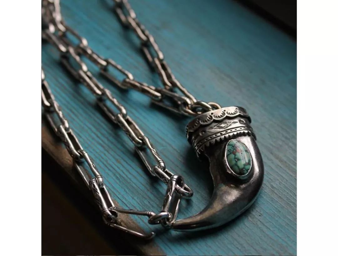 六叔的银饰没我的帅，还没我的便宜