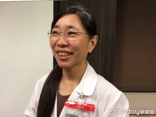 撞击后额头骨头凸起,额头撞了一下骨头凸起一年了