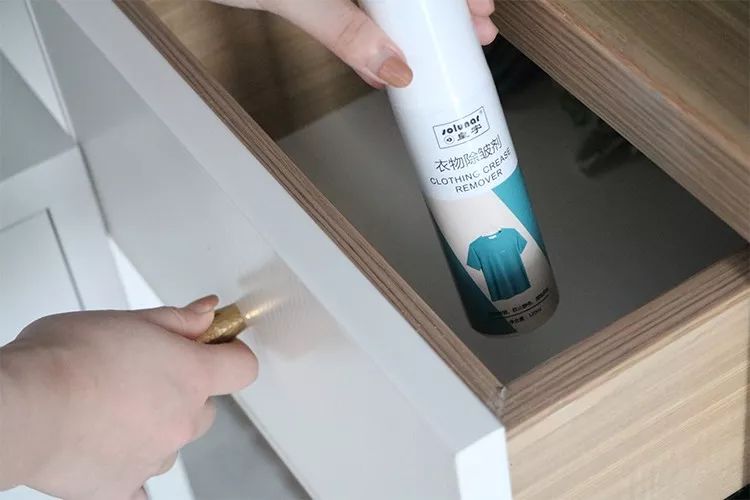 怎么让褶皱的衣物快速平整,可快速抚平褶皱衣物