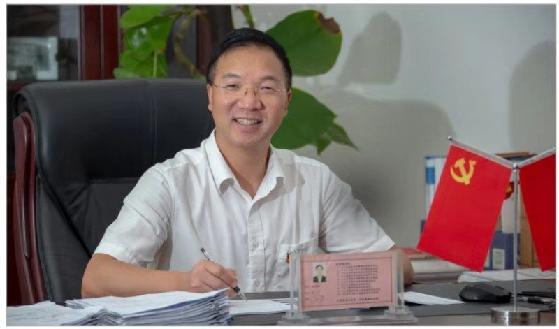 从几乎破产到千亿富豪,从濒临倒闭到年入1亿