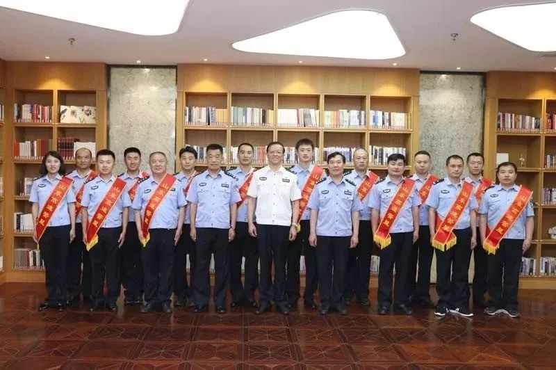 泪目！德州好交警郑云升走了！默默与病魔抗争8年，去世前7小时仍在岗