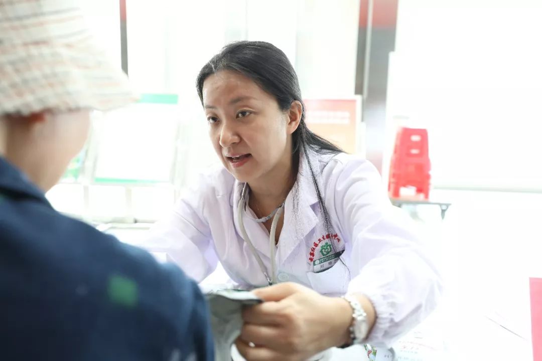 戏水避暑胜地,戏水解暑享受清凉