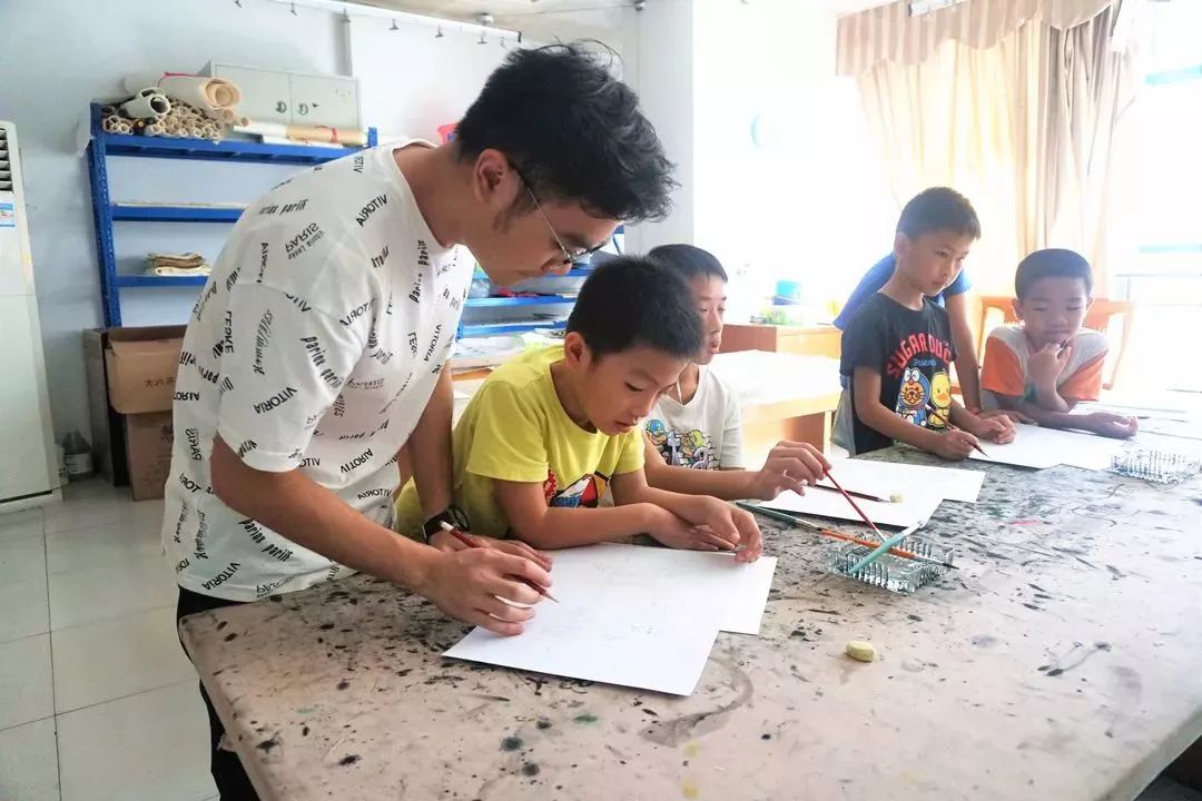 暑假免费学书法培训班,暑假学吉他培训班多少钱