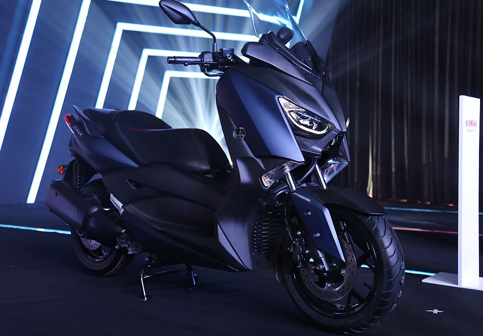 车评测视频对比,雅马哈xmax300摩旅进藏