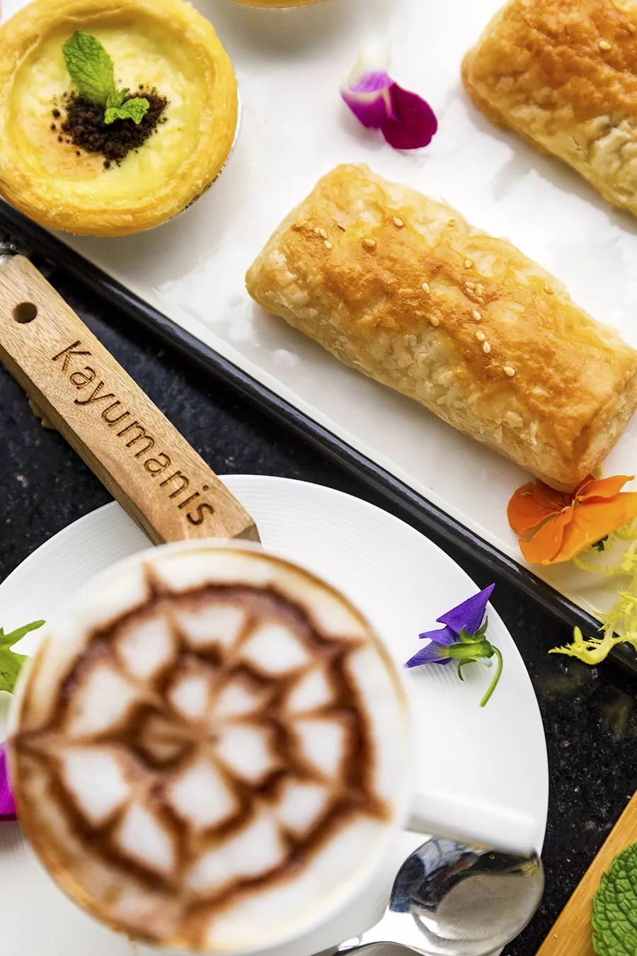 国庆在阳朔度过了不输巴厘岛的假期，全因这家藏在秘境山水里的宝藏酒店