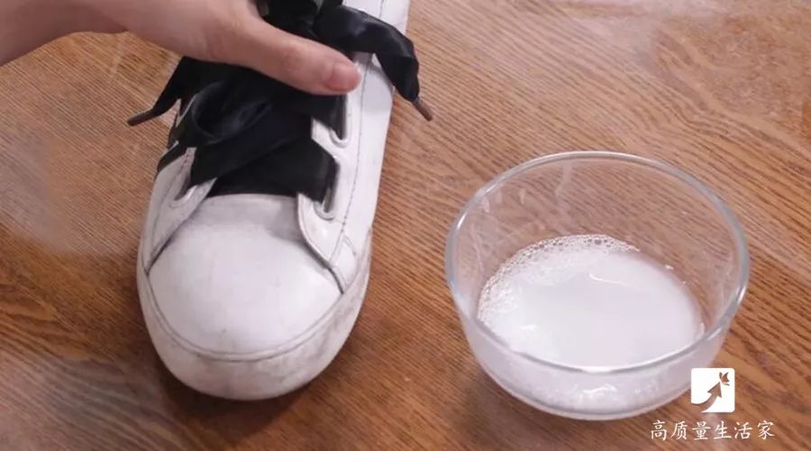 鞋盒里边的白布袋子有什么用,鞋盒里的白布可以防止鞋子变黄吗