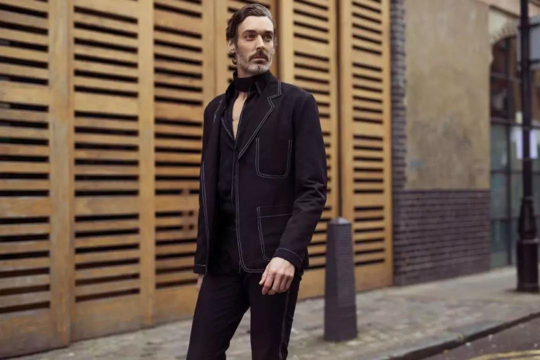 4岁儿童长胡须正常吗,4岁小孩长胡须