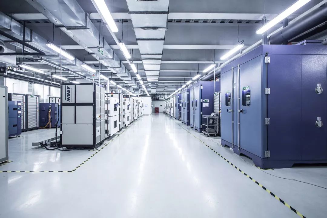 宾利百年纪念日；一次新能源电池的革新；以及两台新车的上市|CARNWES