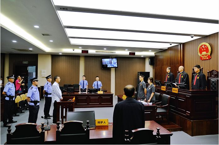 从“自负”走向“自缚”，一名正厅级干部的沦落