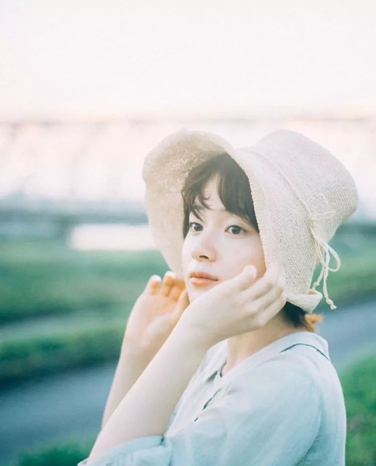 这样拍背影真的太好看了,怎样拍侧脸好看霸气