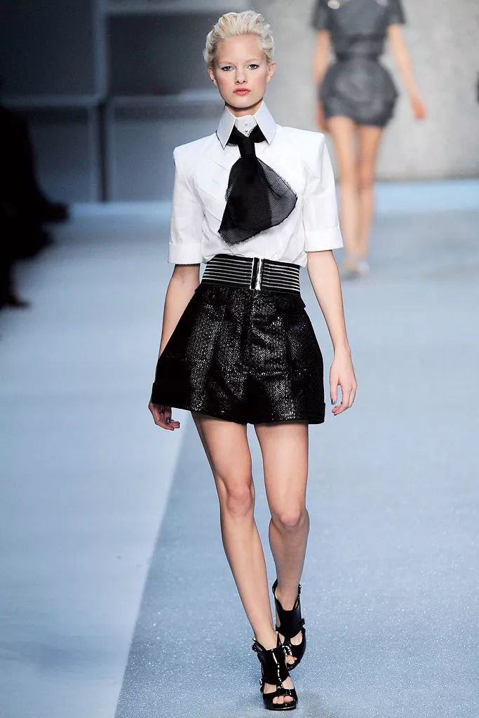 karllagerfeld的御用模特,karllagerfeld个人简历