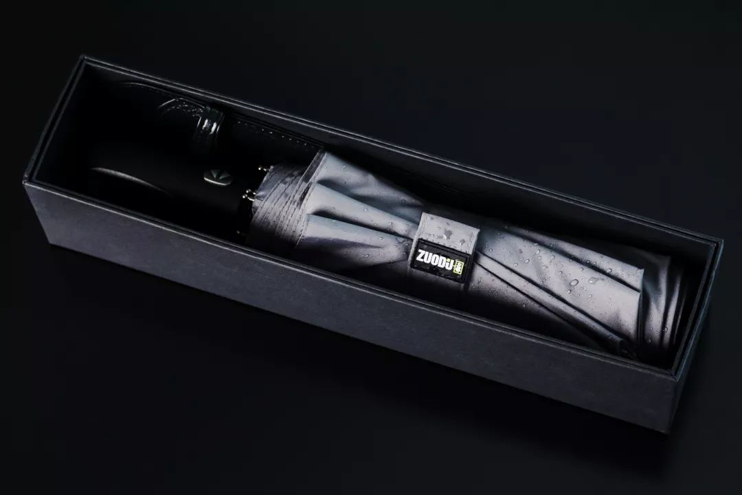 能抗8级大风和车压的暴风伞测评,硬汉级暴雨伞