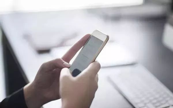 手机贴防蓝光防辐射膜有多大效果,手机防辐射贴膜真的有用吗