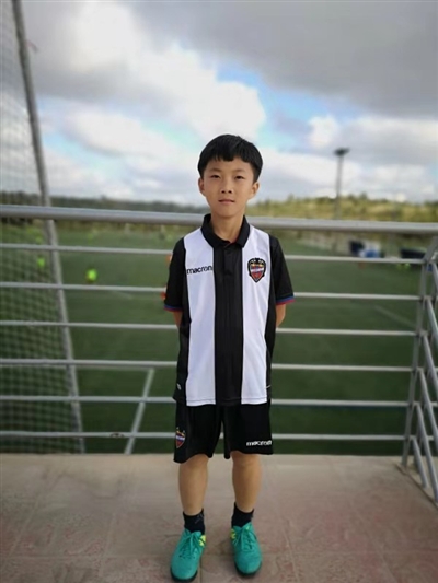 9岁小孩被西甲球队看中,9岁孩子被西甲选中了怎么办