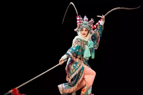 舞台演出怎么拍摄人像,舞台演出怎么拍照好看