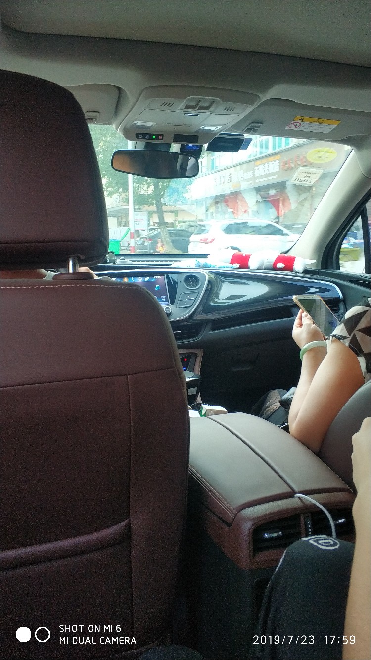 钓鱼享百味人生,钓鱼享乐趣