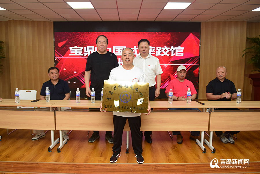 “沧口跤王”有了自己的摔跤馆：曾上央视亮绝活