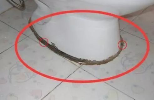 马桶边缘玻璃胶发黑发霉怎么处理,马桶边玻璃胶发霉发黑