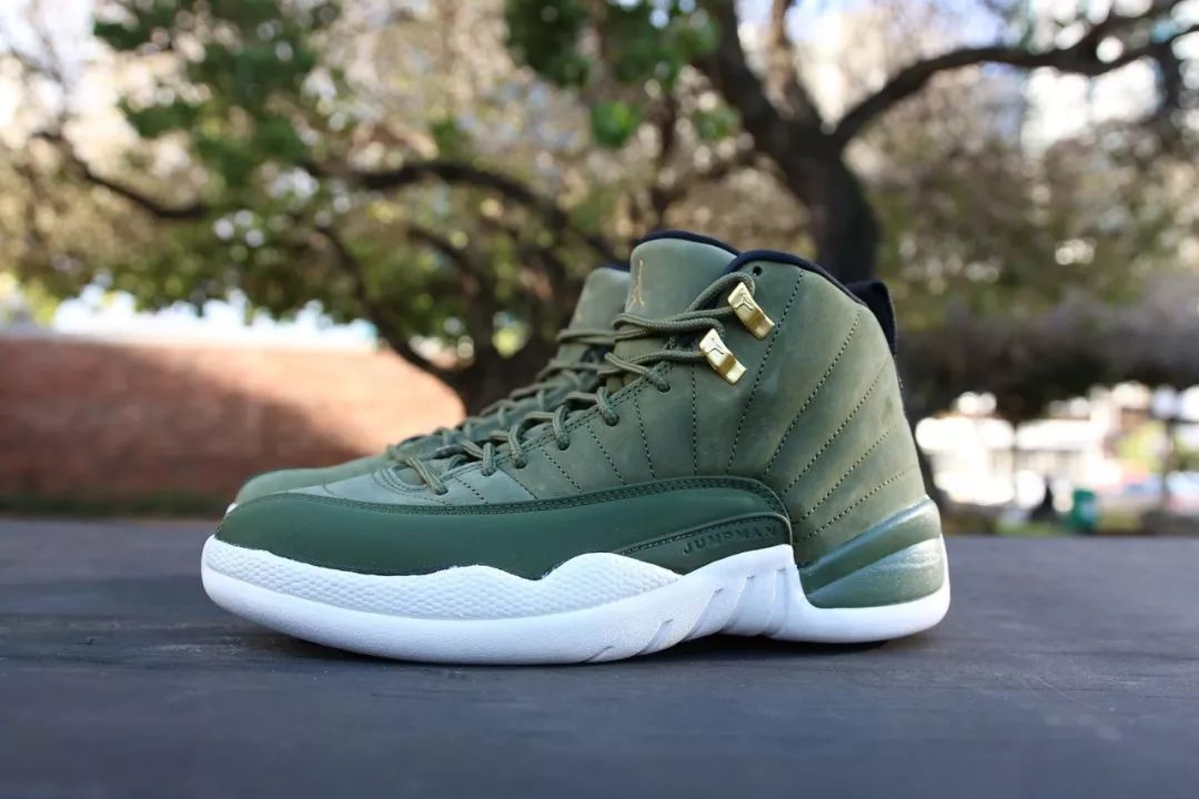 中国男篮拿2个金牌,世预赛中国男篮红白款上脚球鞋