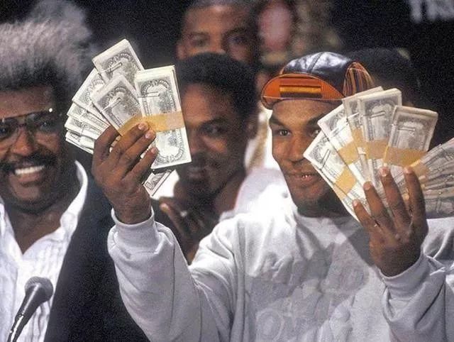 世界足球先生10年,世界足球先生值多少钱