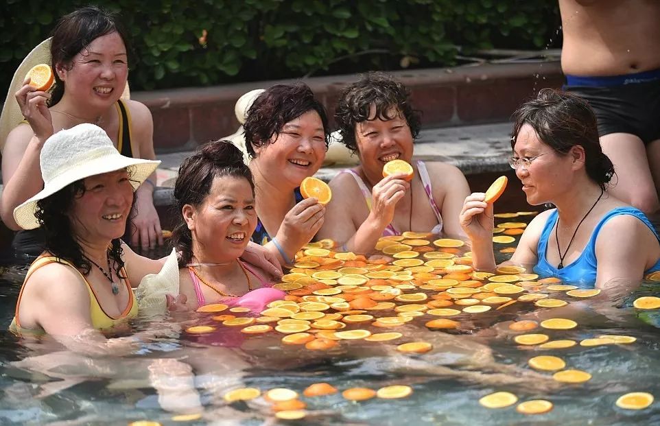 世界迷惑行为大赏解说,世界洗浴