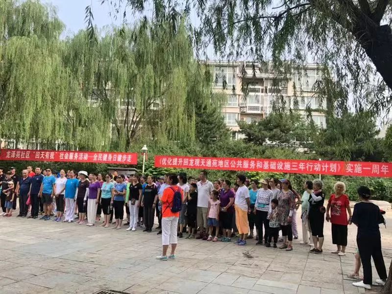 热闹过年绘画,社区组织的绘画活动