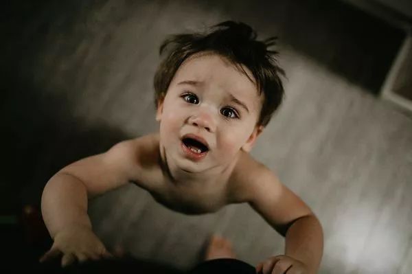 带小朋友坐飞机最好去哪里,带孩子坐7个小时的飞机怎么度过