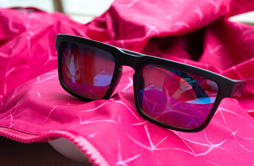 狼爪冲锋衣沙漠橙,伊犁那拉提旅游冲锋衣穿搭