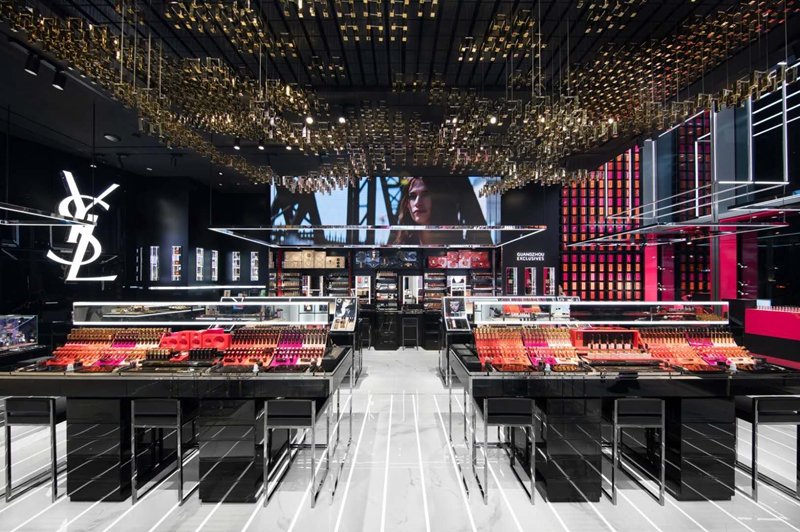 YSL圣罗兰美妆全球最大旗舰店落地广州揭秘了哪些战略？