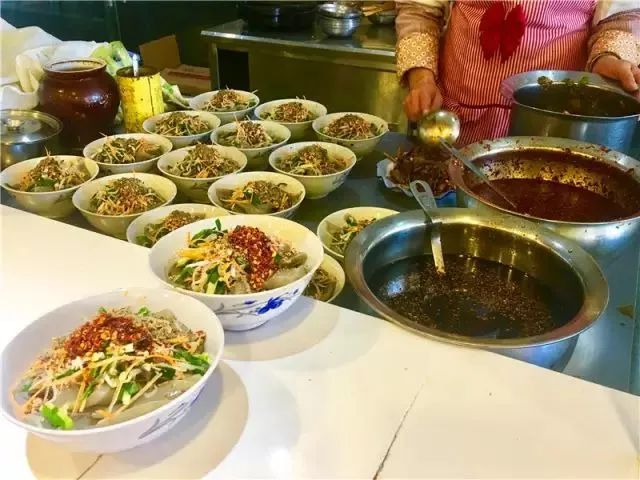 涓芥睙鐑噳绮夊摢瀹舵渶濂藉悆,涓芥睙甯傚尯瀹佽挆鍑夌矇鎺ㄨ崘