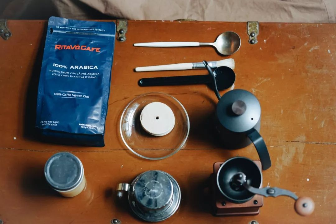 网购越南土特产|炼奶冰咖法包猪肝酱扎肉春卷虾片，一个下午茶全都拥有