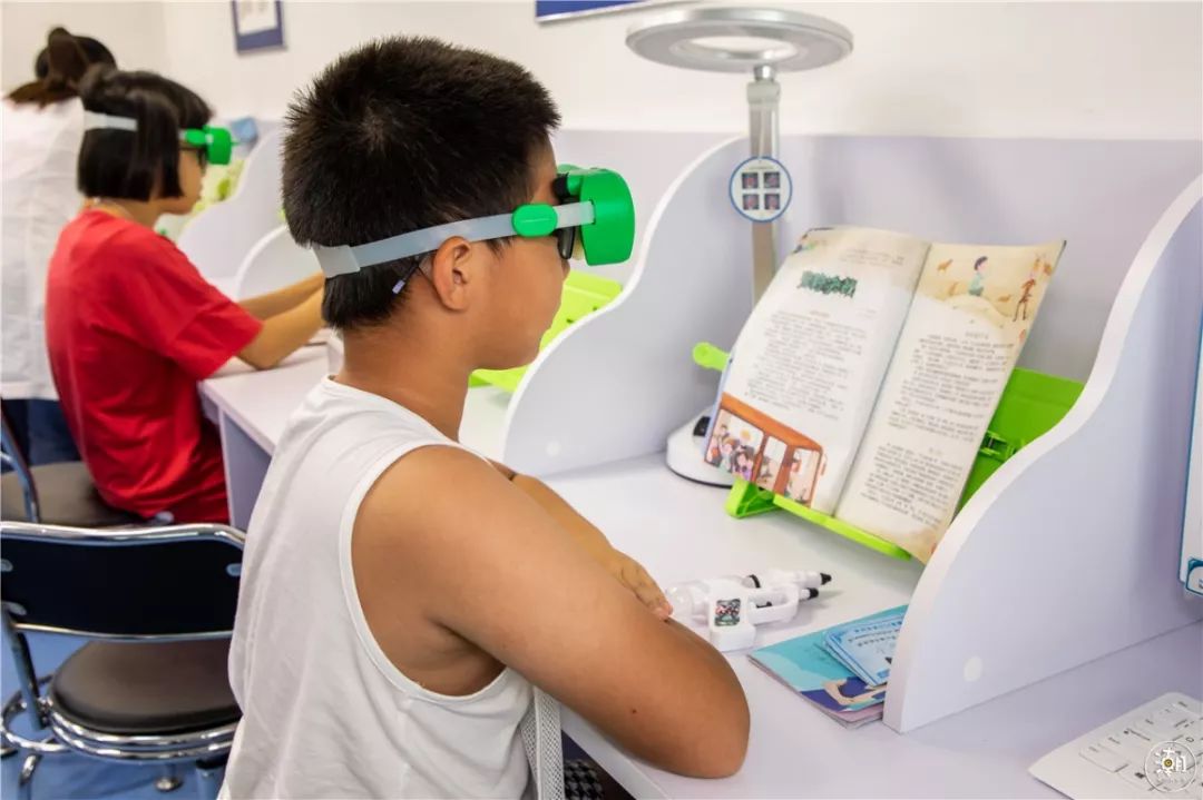 戴眼镜近视可以矫正吗,戴眼镜预防近视加深