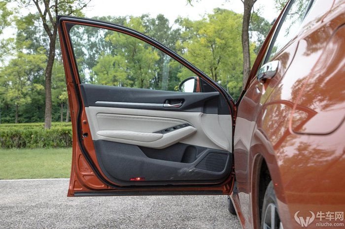 日产天籁舒适版适不适合跑专车,2021款东风日产天籁试驾视频