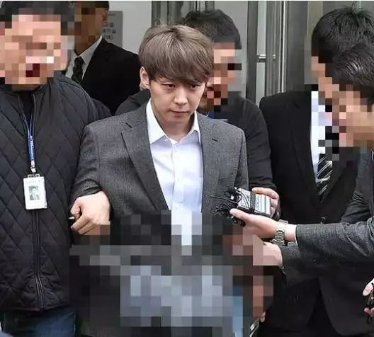 让人瞠目结舌的另类吸毒方式：塞肛门、抹神油、贴膏药……