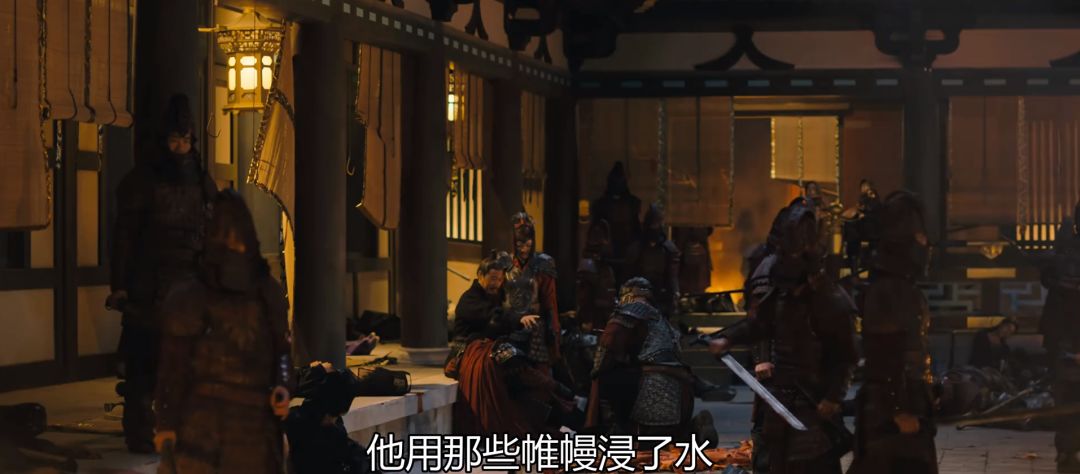 被困在火场时求救方法有哪些,被困火场逃生