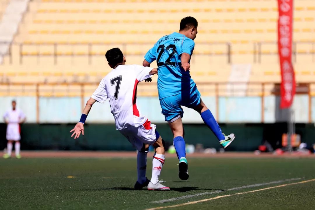 喜讯足球比赛冠军,喜报战报