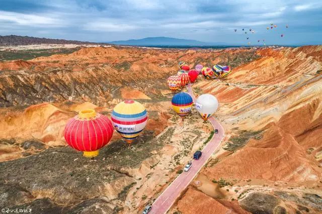 张掖七彩丹霞详细攻略,快来看看张掖七彩丹霞沿途美景