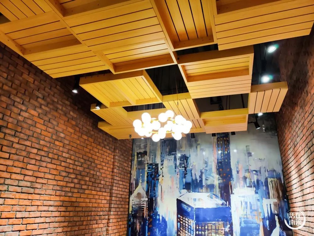 鍗楁矙鏂板崕涔﹀簵,鍗楁矙鍖烘渶澶х殑鏂板崕涔﹀簵