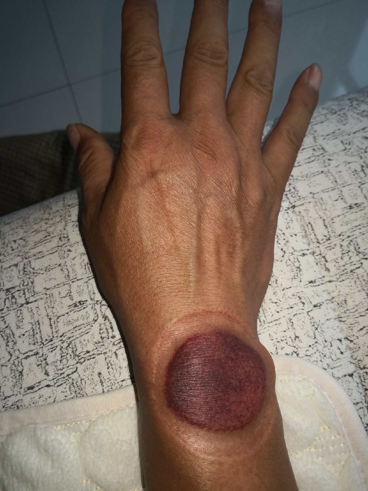 夕阳西下钓鱼人,夕阳西下钓鱼人在河边