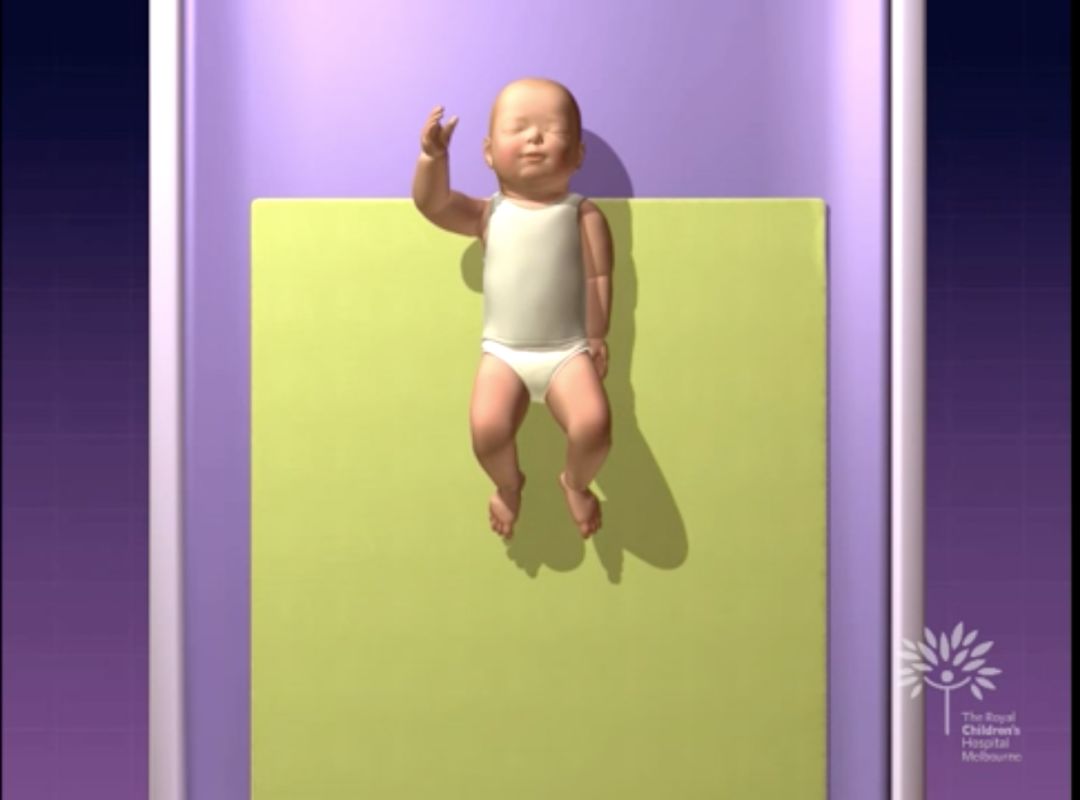 如何安全抱新生儿,宝宝裹襁褓睡会不会影响发育