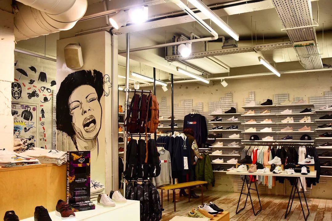 巴黎买潮鞋,寻潮专卖店