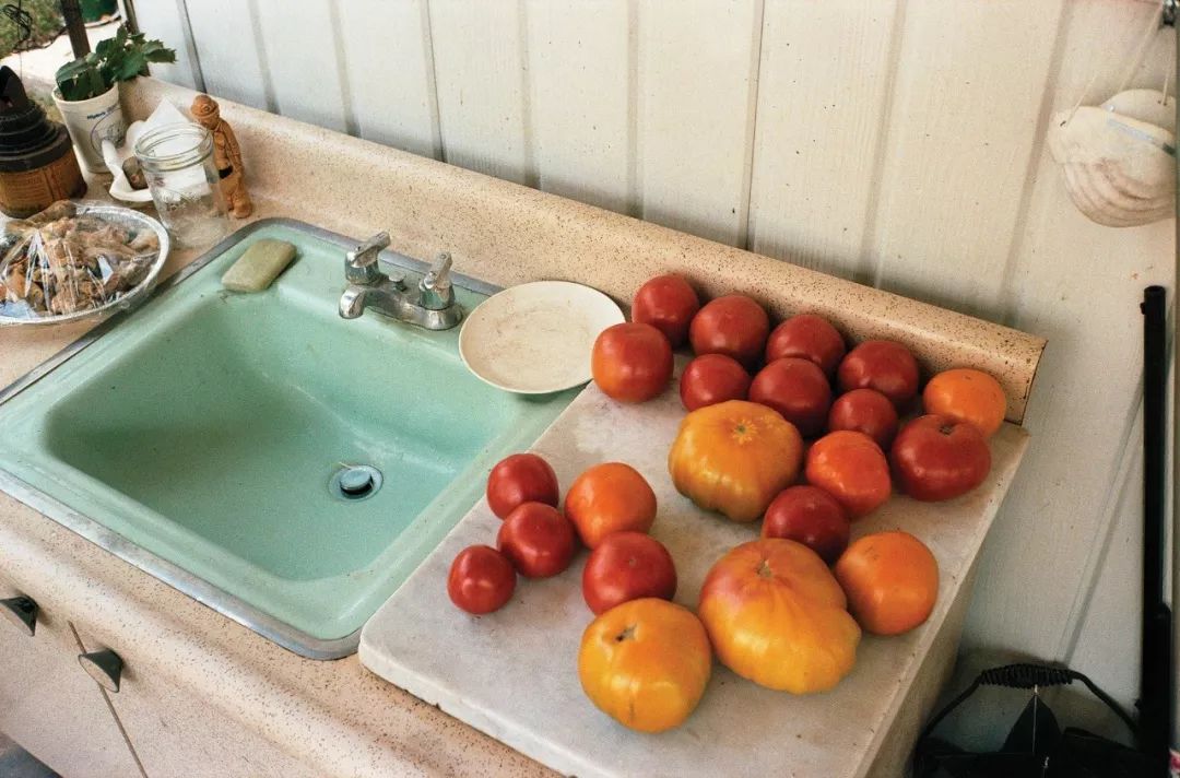 有彩色和无彩色摄影,彩色摄影有什么用