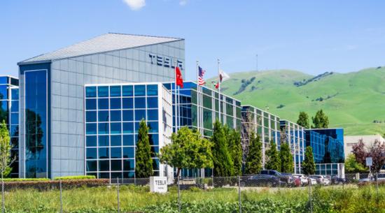 沃尔玛之后 亚马逊的特斯拉太阳能电板也引发火灾