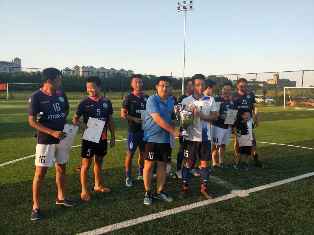 关心“足代会”不如踢场“烟台杯”烟台市全民健身运动会足球赛圆满收官