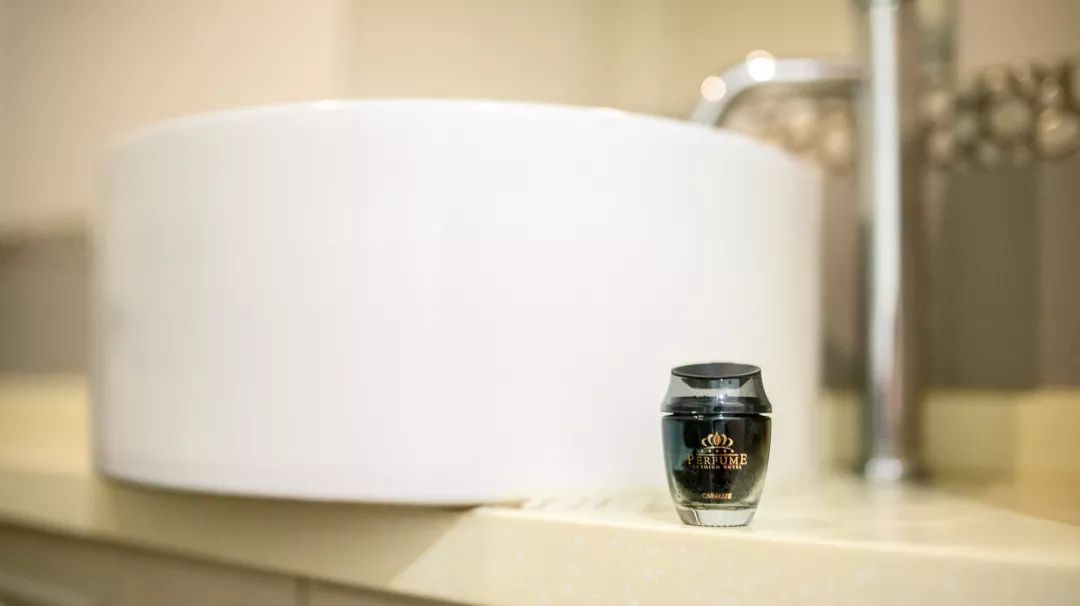 把世界上zui「火热」的石头，封进小罐，老司机一眼就沦陷