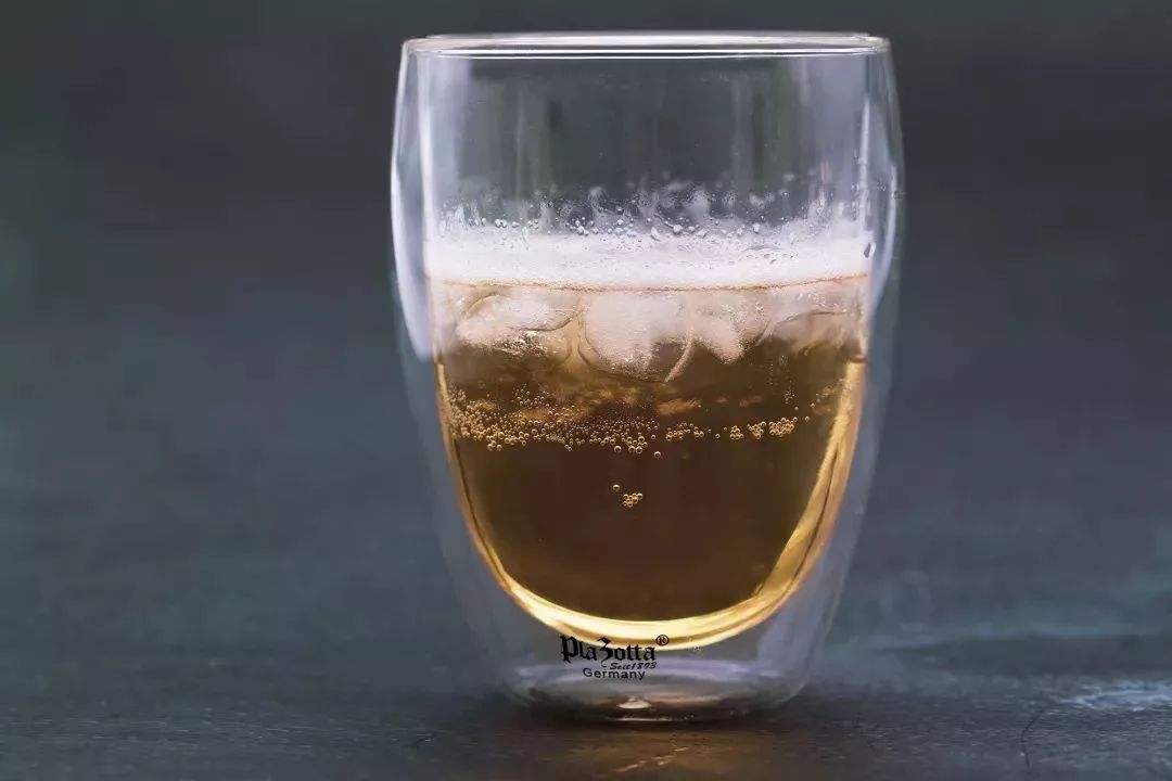 耐温差170℃，开水加冰块不怕炸裂，冰镇冷饮无限续杯